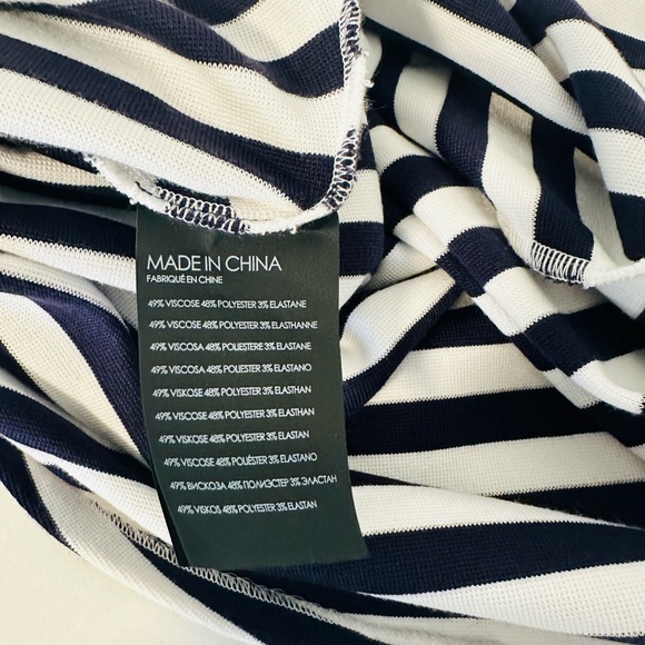 New without tags Club Monaco Sweater top size S - Picture 8 of 8